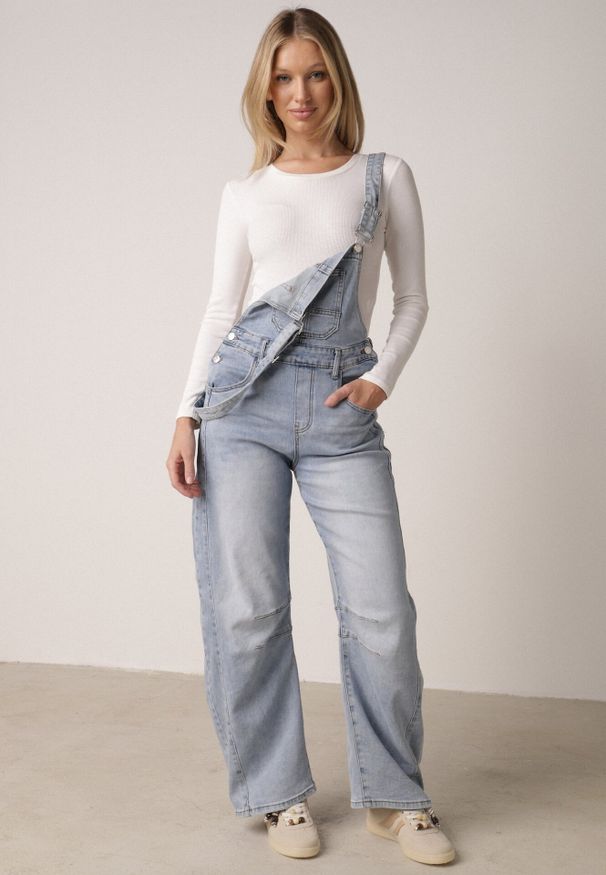 Born2be - Niebieskie Jeansy Ogrodniczki z Bawełną o Kroju Balloon Rivaras. Okazja: na co dzień, na spacer. Stan: podwyższony. Kolor: niebieski. Styl: klasyczny, casual