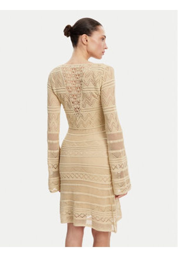 Guess Sukienka dzianinowa W5GK48 Z3E22 Beżowy Slim Fit. Kolor: beżowy. Materiał: wiskoza
