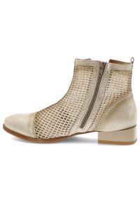 Beżowe Botki Maciejka Eleganckie Obuwie Damskie. Zapięcie: zamek. Kolor: beżowy. Szerokość cholewki: normalna. Wzór: ażurowy. Materiał: skóra. Sezon: wiosna, lato. Obcas: na obcasie. Styl: elegancki. Wysokość obcasa: średni #3