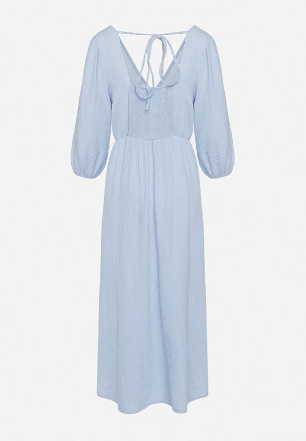 Born2be - Jasnoniebieska Rozkloszowana Bawełniana Sukienka Boho z Wiązaniem i Gumką w Talii Lawla. Okazja: na co dzień. Typ kołnierza: dekolt w kształcie V. Kolor: niebieski. Materiał: bawełna. Typ sukienki: rozkloszowane. Styl: boho