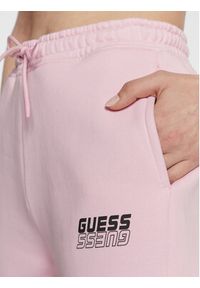 Guess Spodnie dresowe V2BB18 K9V34 Różowy Regular Fit. Kolor: różowy. Materiał: bawełna, dresówka #4