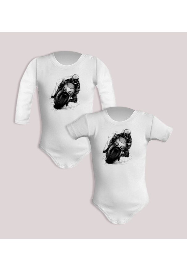 nikiniki - Ścigacz — body (Rozmiar: 6M; Długość rękawa: długi; Rodzaj nadruku: Ścigacz). Materiał: bawełna. Wzór: nadruk