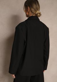 Renee - Czarna Marynarka o Pudełkowym Kroju Usztywnionymi Ramionami Sonarieta. Okazja: na co dzień. Kolor: czarny. Styl: elegancki, casual #4