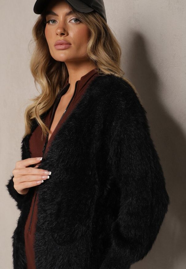 Renee - Czarny Kardigan Niezapinany z Wełną i Wsuwanymi Kieszeniami Rianessa. Kolor: czarny. Materiał: wełna
