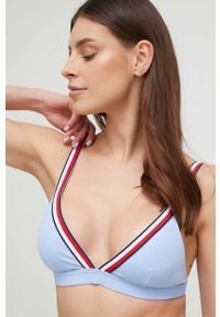 TOMMY HILFIGER - Tommy Hilfiger biustonosz kąpielowy kolor niebieski lekko usztywniona miseczka. Kolor: niebieski. Materiał: materiał #1