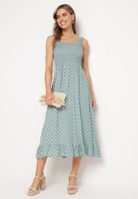 Born2be - Zielona Wiskozowa Sukienka z Szerokimi Ramiączkami i Gumką w Talii Ginneli. Okazja: do pracy. Typ kołnierza: dekolt w łódkę. Kolor: zielony. Materiał: wiskoza. Długość rękawa: na ramiączkach. Typ sukienki: proste #1