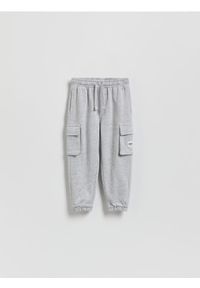 Reserved - Bawełniane joggery cargo - jasnoszary. Kolor: szary. Materiał: bawełna #1