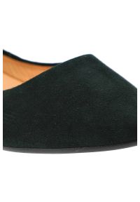 Zielone Baleriny Szydłowski Damskie Modne Buty. Okazja: na spacer. Nosek buta: okrągły. Zapięcie: bez zapięcia. Kolor: zielony. Materiał: zamsz, skóra. Szerokość cholewki: normalna. Wzór: aplikacja. Obcas: na obcasie. Wysokość obcasa: niski #7
