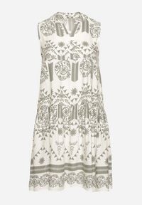 Born2be - Zielono-Kremowa Sukienka o Rozkloszowanym Kroju Bez Rękawów w Etniczny Wzór Revarise. Okazja: na co dzień. Typ kołnierza: dekolt w serek. Kolekcja: plus size. Kolor: zielony. Długość rękawa: bez rękawów. Typ sukienki: dla puszystych. Styl: casual #2