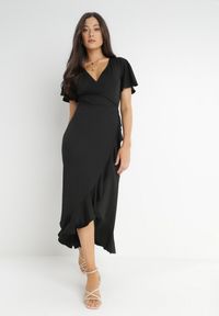 Born2be - Czarna Sukienka Aediala. Okazja: na randkę, na imprezę, na co dzień. Kolor: czarny. Materiał: tkanina, wiskoza. Długość rękawa: krótki rękaw. Typ sukienki: kopertowe. Styl: casual. Długość: midi #5