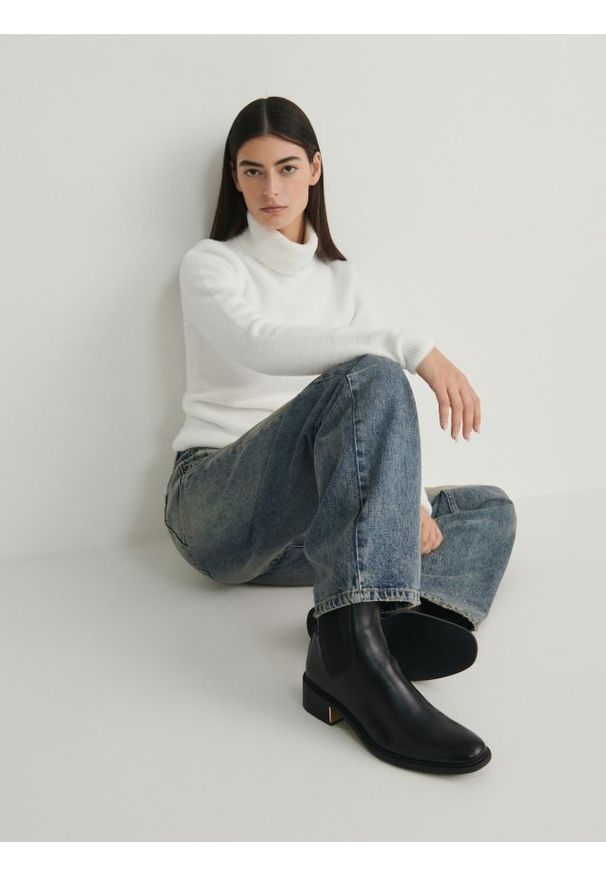 Reserved - Botki z imitacji skóry - czarny. Kolor: czarny. Materiał: skóra. Styl: klasyczny