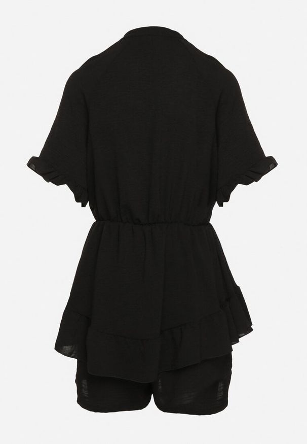Born2be - Czarny Taliowany Kombinezon z Gumką w Talii i Ozdobną Falbanką przy Rękawach Nanselena. Kolor: czarny. Długość rękawa: krótki rękaw. Długość: krótkie. Styl: elegancki