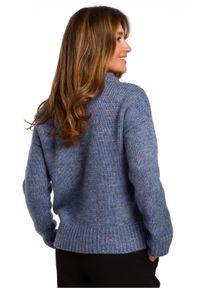 Polskie swetry - Sweter damski wełniany ciepły krótki z okrągłym dekoltem niebieski. Typ kołnierza: golf. Kolor: niebieski. Materiał: wełna. Długość: krótkie. Styl: klasyczny, elegancki #2