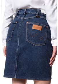 Wrangler - SPÓDNICA JEANSOWA WRANGLER HIGH ZIP SKIRT DEEP OCEAN W257WB86X 112128011. Materiał: jeans. Długość: długie. Styl: klasyczny #6