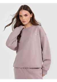 4f - 4F Bluza dresowa nierozpinana bez kaptura damska - beżowa L. Okazja: na co dzień, na spacer. Typ kołnierza: bez kaptura. Kolor: beżowy. Materiał: dresówka. Styl: casual. Sport: fitness, turystyka piesza #1