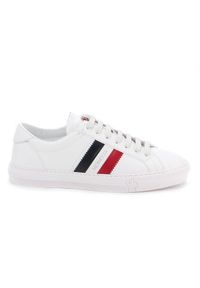 MONCLER - Białe sneakersy New Monaco. Nosek buta: okrągły. Zapięcie: pasek. Kolor: biały. Materiał: guma #5