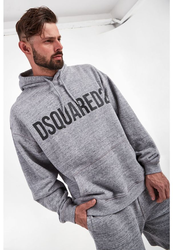 Bluza z kapturem DSQUARED2. Typ kołnierza: kaptur. Wzór: napisy