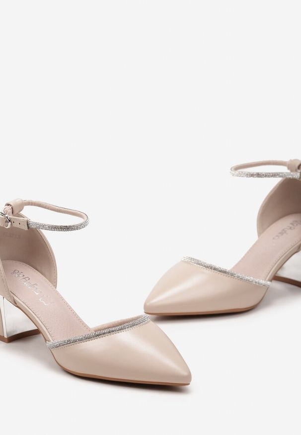 Renee - Beżowe Czółenka na Słupku Ozdobione Cyrkoniami ze Skórzaną Wkładką Kaldia. Okazja: na spotkanie biznesowe. Zapięcie: sprzączka. Kolor: beżowy. Materiał: skóra. Wzór: aplikacja. Obcas: na słupku. Styl: biznesowy, elegancki