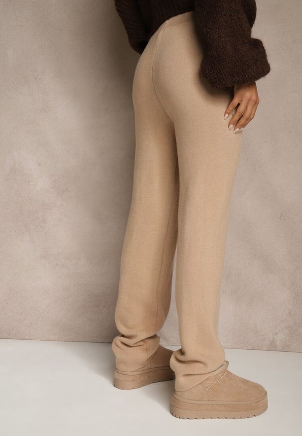 Renee - Ciemnobeżowe Spodnie z Wełną ze Sznurkiem i Ozdobnymi Kieszeniami Moneressa. Okazja: na co dzień. Kolor: beżowy. Materiał: wełna. Styl: casual