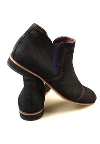 Faber - Wysokie czarne buty z czerwonymi przeszyciami T48. Kolor: czarny, wielokolorowy, czerwony. Materiał: skóra. Styl: klasyczny, wizytowy #3