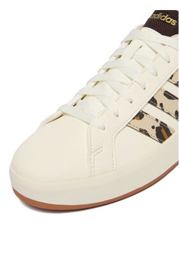 Adidas - adidas Sneakersy CEO-GRAND COURT 3.0 J KJ4849 Kremowy. Kolor: kremowy. Materiał: materiał