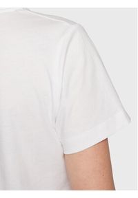 Pepe Jeans T-Shirt Tara PL505343 Biały Regular Fit. Kolor: biały. Materiał: bawełna