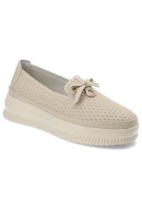 Beżowe Półbuty Damskie Venezia Stylowe Obuwie Damskie. Okazja: na co dzień. Kolor: beżowy. Materiał: skóra. Styl: elegancki #1