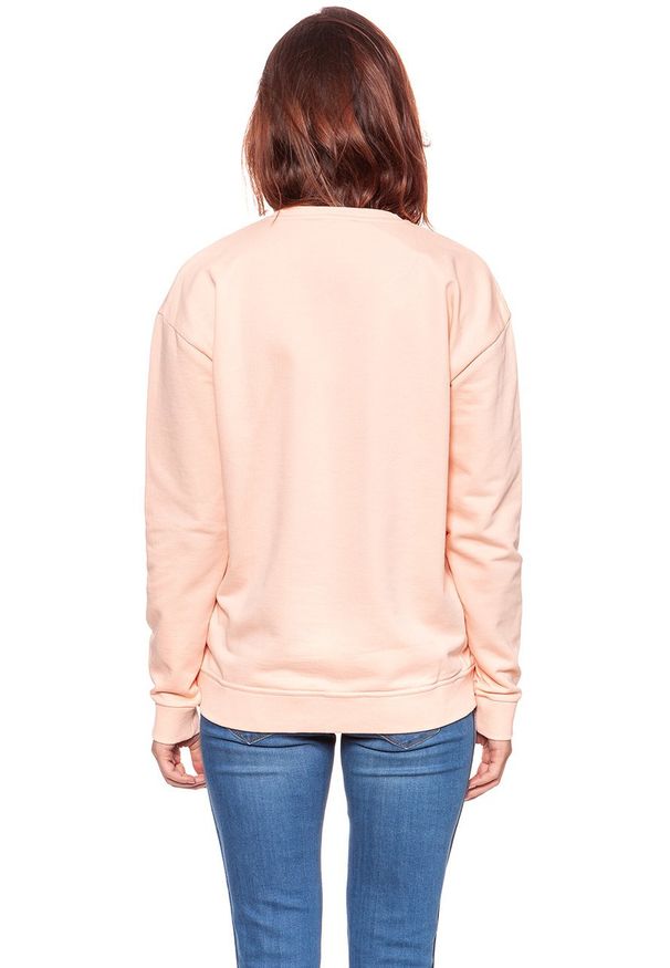 Wrangler - BLUZA WRANGLER DAMSKA WROCKS SWEAT PEACH PARFAIT W601OHYUD 112130375. Wzór: aplikacja