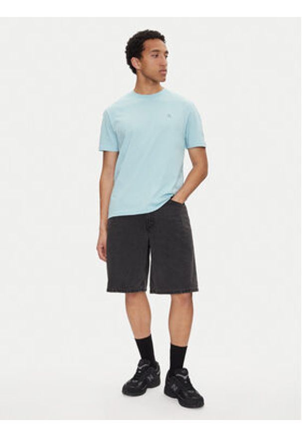Calvin Klein Jeans T-Shirt Painted J30J327523 Błękitny Regular Fit. Kolor: niebieski. Materiał: bawełna