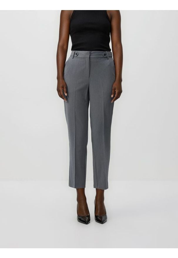 Reserved - Spodnie w kant - ciemnoszary. Kolor: szary. Materiał: tkanina, wiskoza