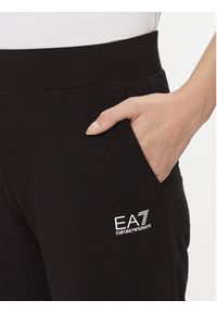 EA7 Emporio Armani Spodnie dresowe 8NTP85 TJTXZ 0203 Czarny Regular Fit. Kolor: czarny. Materiał: bawełna