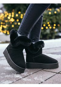 Sinsay - Ocieplane botki z imitacji zamszu - czarny. Kolor: czarny. Materiał: zamsz