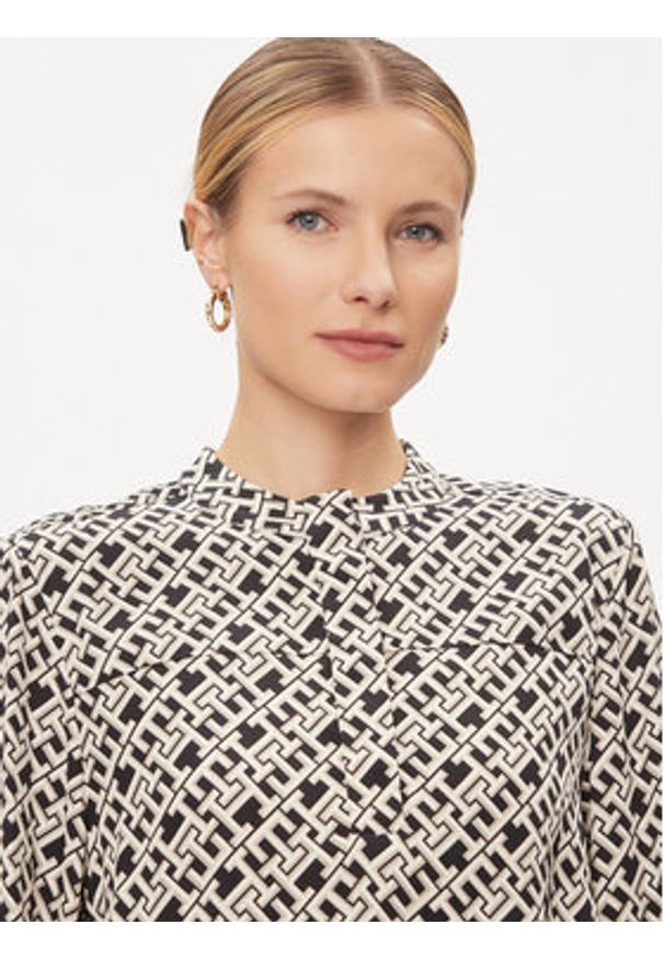 TOMMY HILFIGER - Tommy Hilfiger Bluzka WW0WW41022 Beżowy Regular Fit. Kolor: beżowy. Materiał: wiskoza