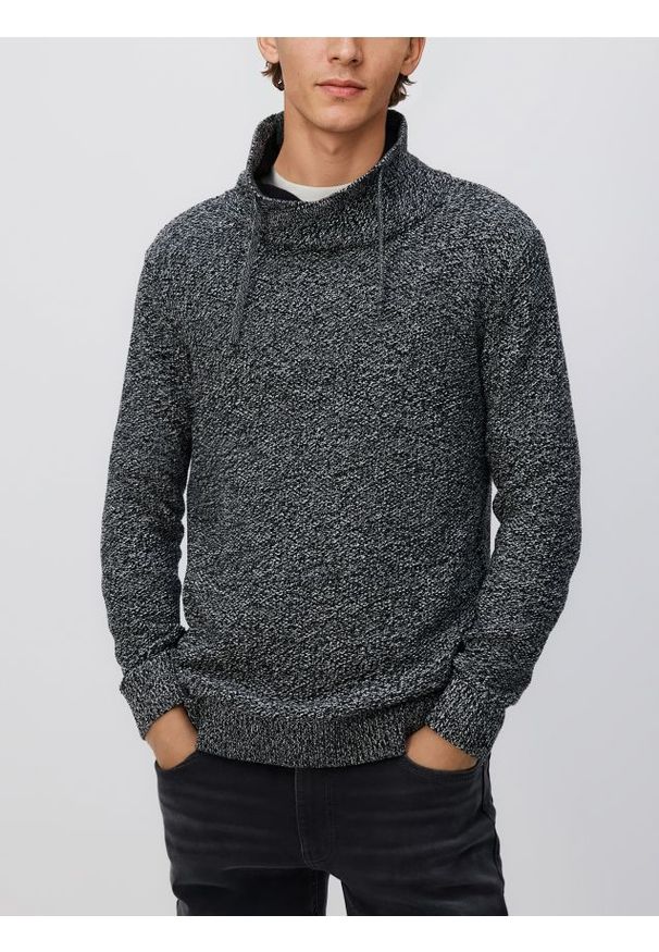 Reserved - Sweter z szerokim golfem - czarny. Typ kołnierza: golf. Kolor: czarny. Materiał: dzianina, bawełna