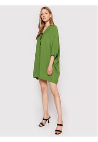 Sisley Sukienka codzienna 4B5FLV015 Zielony Relaxed Fit. Okazja: na co dzień. Kolor: zielony. Materiał: wiskoza. Typ sukienki: proste. Styl: casual #4