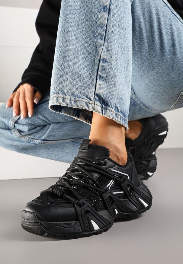 Renee - Czarne Sneakersy na Platformie z Cyrkoniami i Geometrycznym Wzorem Lavivione. Okazja: na co dzień. Kolor: czarny. Materiał: jeans. Wzór: geometria. Obcas: na platformie