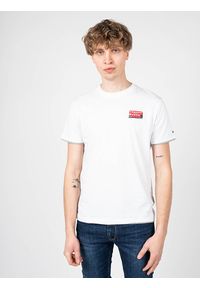 Pepe Jeans T-shirt "Sutton" | PM508504 | Sutton | Mężczyzna | Biały. Okazja: na co dzień. Kolor: biały. Materiał: bawełna. Wzór: nadruk, aplikacja. Styl: casual #4