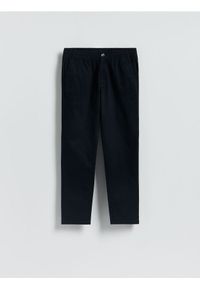 Reserved - Spodnie jogger slim - czarny. Kolor: czarny. Materiał: tkanina, bawełna