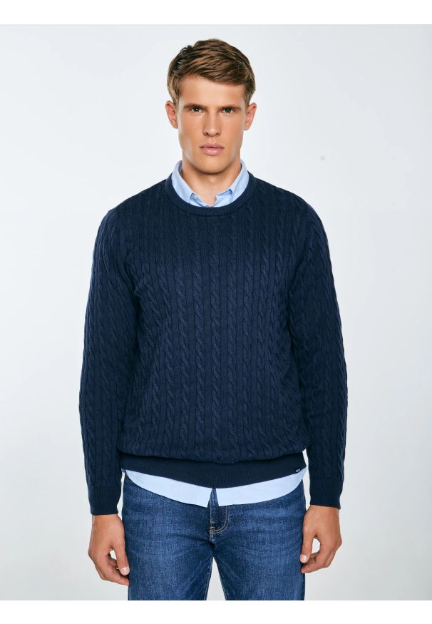 Big-Star - Sweter męski ze splotem warkoczowym granatowy Amaris 403. Kolor: niebieski. Materiał: bawełna, jeans, materiał, dzianina. Wzór: ze splotem. Styl: klasyczny, elegancki