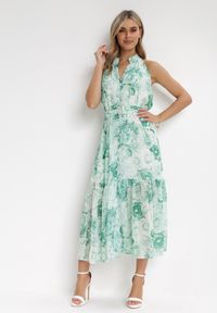 Born2be - Zielona Rozkloszowana Sukienka z Materiałowym Paskiem Evanagia. Kolor: zielony. Materiał: materiał #5