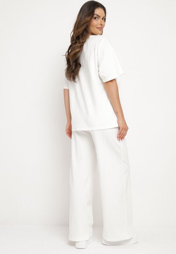 Born2be - Biały Bawełniany Komplet Bluzka z Rozcięciami po Bokach Szerokie Spodnie z Gumką w Pasie Undrea. Kolor: biały. Materiał: bawełna