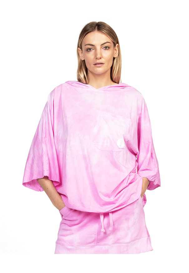 ROBERT KUPISZ - Różowy t-shirt ORIENT RISING SUN. Okazja: na co dzień. Kolor: różowy, wielokolorowy, fioletowy. Materiał: bawełna. Styl: casual, sportowy