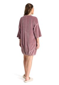 LaLupa - Welurowa sukienka tunika ze ściągaczem na dole. Materiał: welur. Wzór: nadruk. Typ sukienki: oversize, proste #4