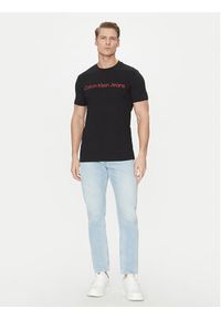 Calvin Klein Jeans T-Shirt J30J322552 Czarny Slim Fit. Kolor: czarny. Materiał: bawełna