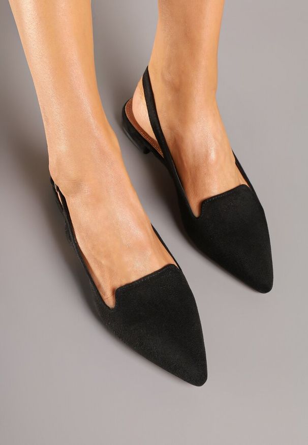 Renee - Czarne Sandały Typu Slingback ze Skórzaną Wkładką Ozdobione Wycięciami Nurindra. Okazja: na co dzień, na randkę. Zapięcie: sprzączka. Kolor: czarny. Wzór: aplikacja. Materiał: skóra. Sezon: wiosna, lato. Obcas: na obcasie. Styl: klasyczny, casual, elegancki. Wysokość obcasa: niski