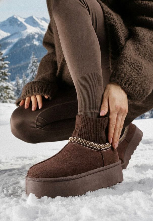 Born2be - Brązowe Śniegowce VICES na Grubej Podeszwie z Haftem i Skarpetkową Cholewką Enantia. Okazja: na co dzień. Kolor: brązowy. Materiał: jeans. Szerokość cholewki: normalna. Wzór: haft. Styl: elegancki, casual