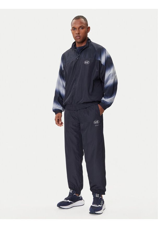 EA7 Emporio Armani Dres 7M000841 AF12872 UB102 Granatowy Regular Fit. Kolor: niebieski. Materiał: syntetyk
