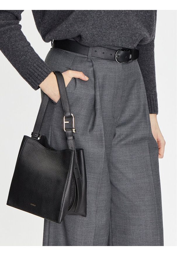 Furla Torebka Nuvola Bucket Bag Mini WB01373-HSF000-O6000 Czarny. Kolor: czarny. Materiał: skórzane