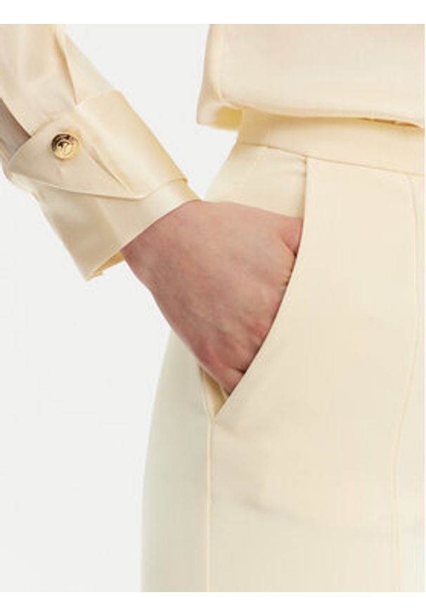 Elisabetta Franchi Spodnie materiałowe PA-076-51E2 Żółty Regular Fit. Kolor: żółty. Materiał: syntetyk