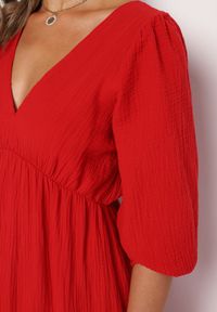 Born2be - Czerwona Rozkloszowana Bawełniana Sukienka Boho z Wiązaniem i Gumką w Talii Lawla. Okazja: na co dzień. Typ kołnierza: dekolt w kształcie V. Kolor: czerwony. Materiał: bawełna. Typ sukienki: rozkloszowane. Styl: boho #7